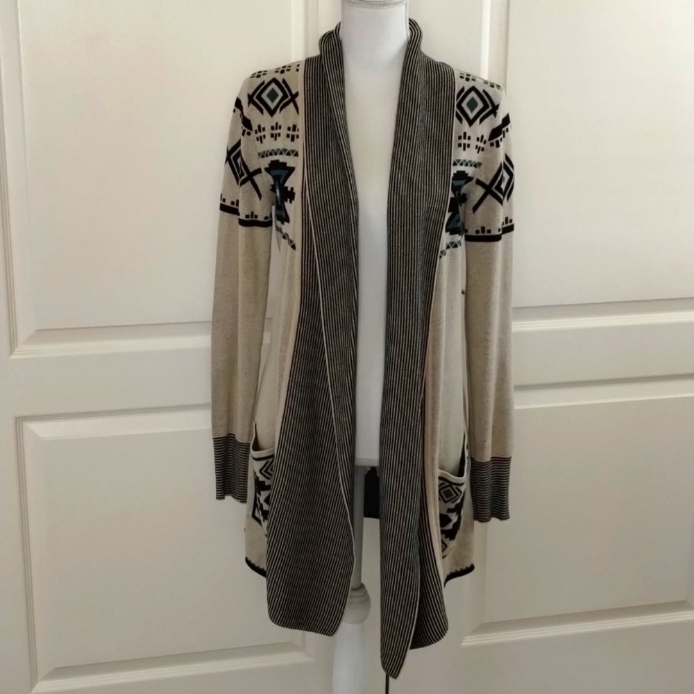 Between me & you women's medium tribal turquoise black cardigan striped